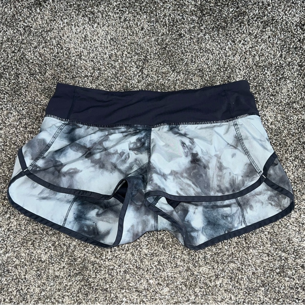 Lululemon shorts size 4